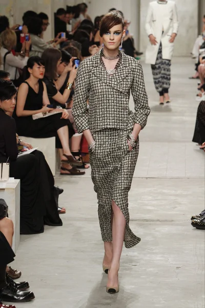 Look 14